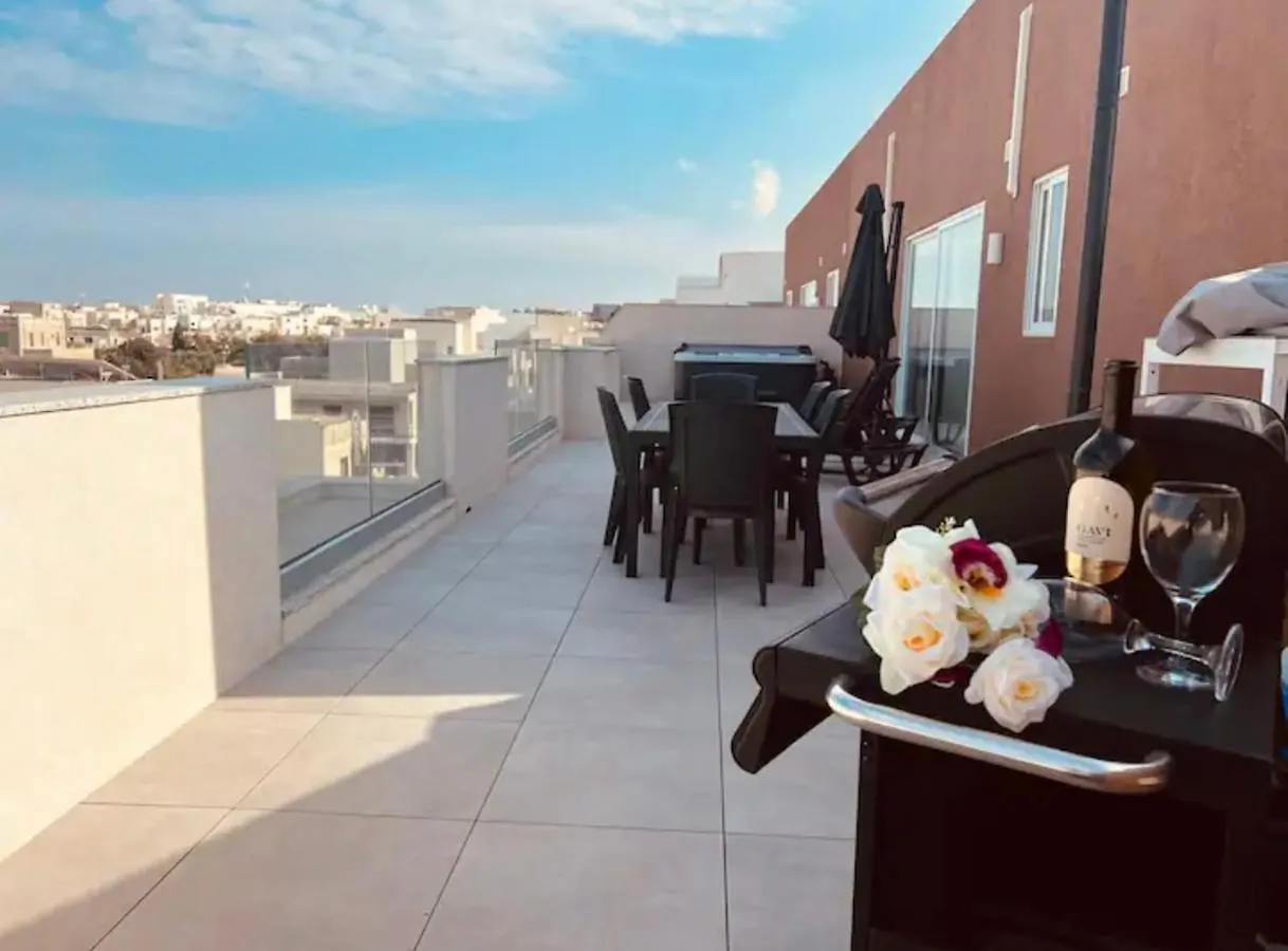 The Hazel Penthouse With Private Jacuzzi Apartment Birkirkara