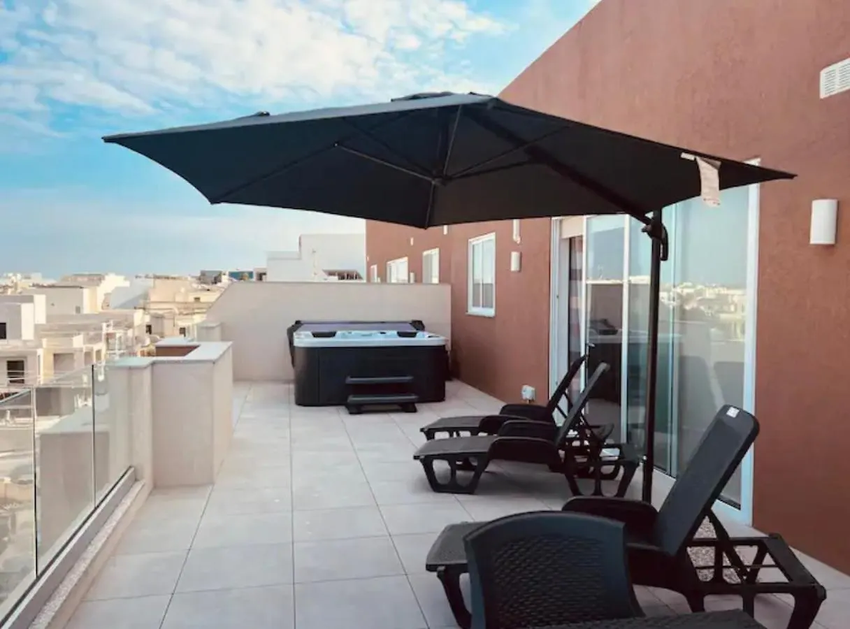 The Hazel Penthouse With Private Jacuzzi Apartment Birkirkara