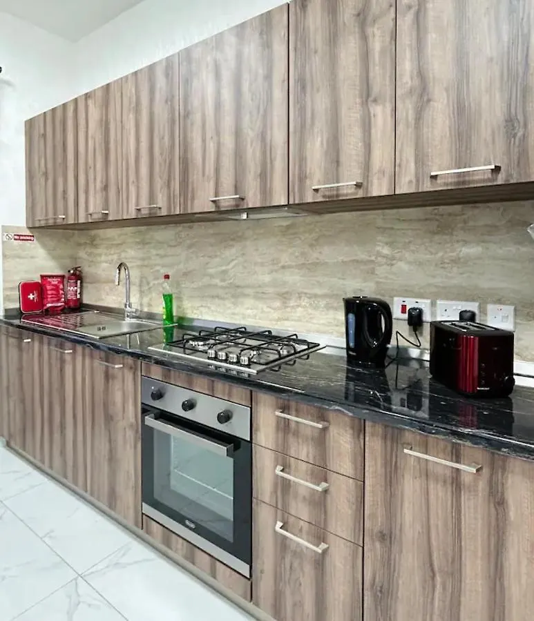 The Hazel Penthouse With Private Jacuzzi Apartment Birkirkara 0*,  Malta